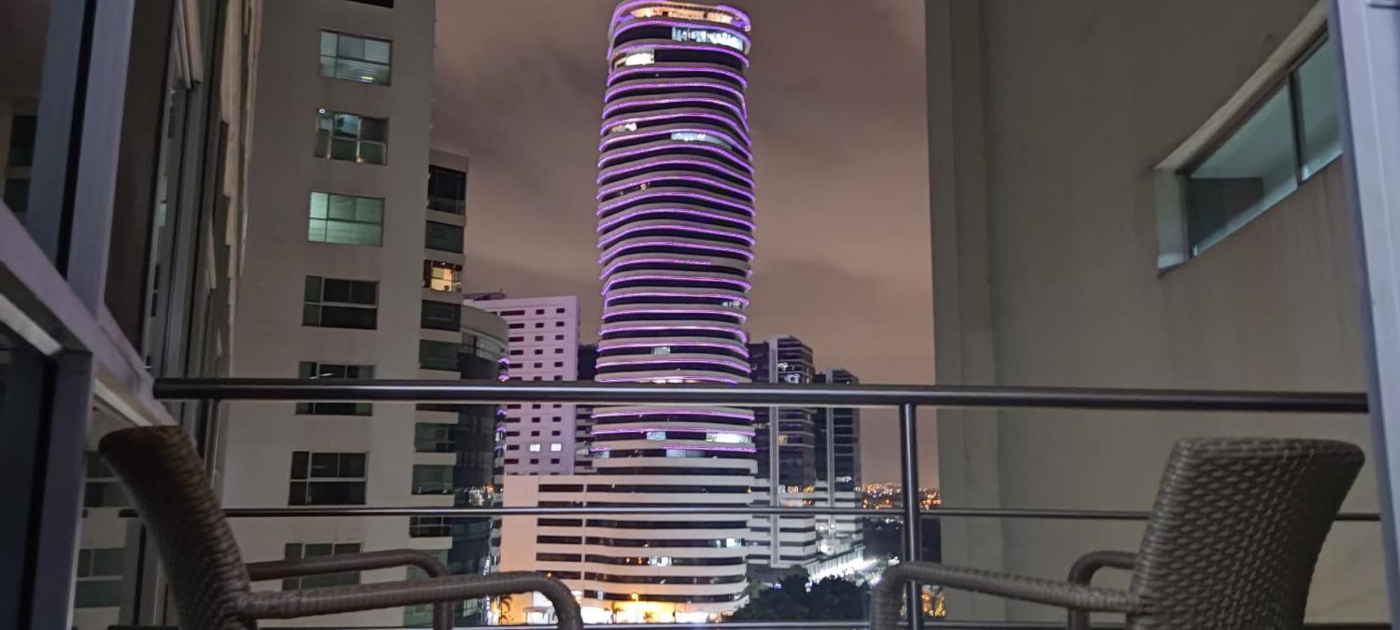 Puerto Santa Ana Suites Guayaquil Exterior photo